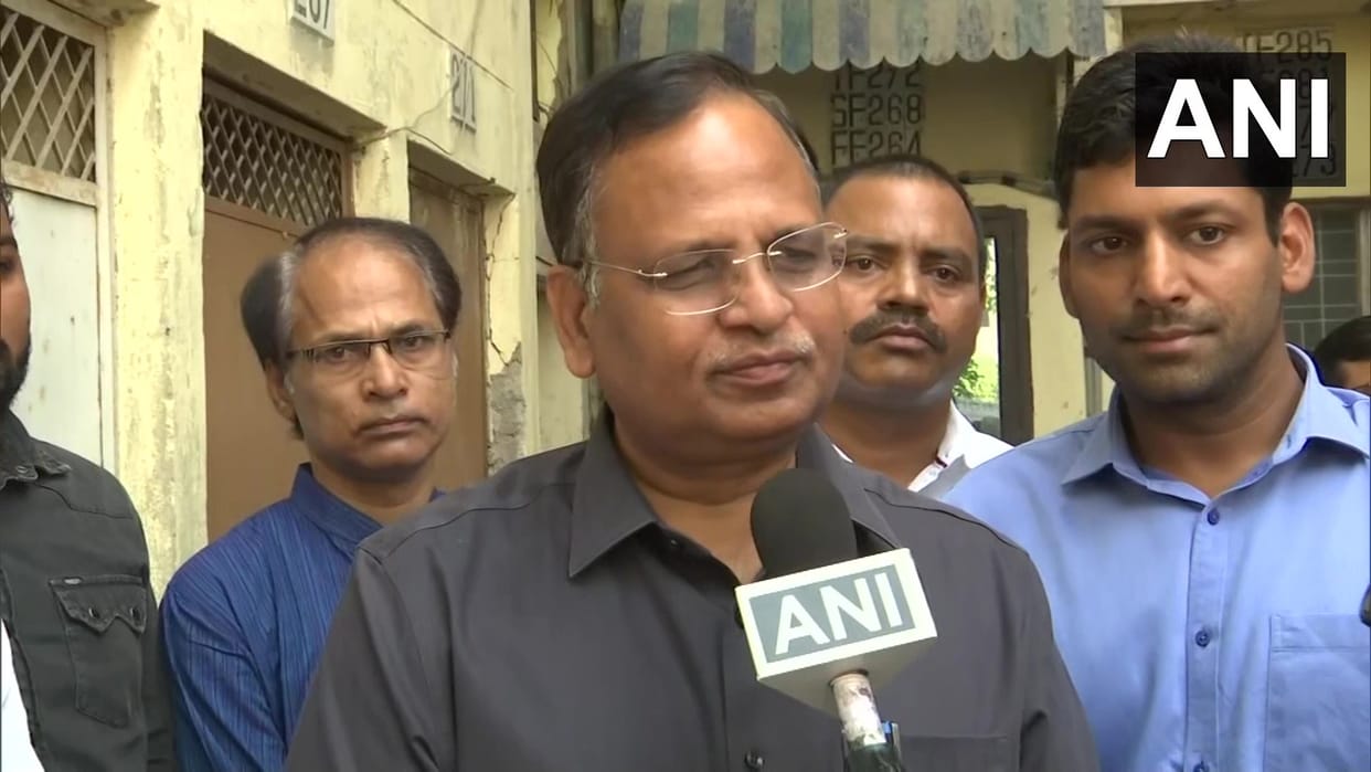 Coronavirus in Delhi Satyendar Jain says delhi 10 thousand bed facility only 100 are occupied no need to worry