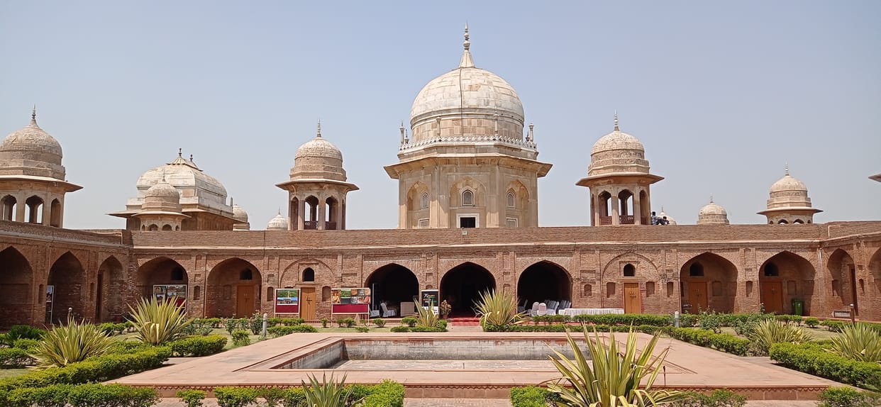 The number of visitors to Sheikh Chehli Tomb decreased, Kurukshetra