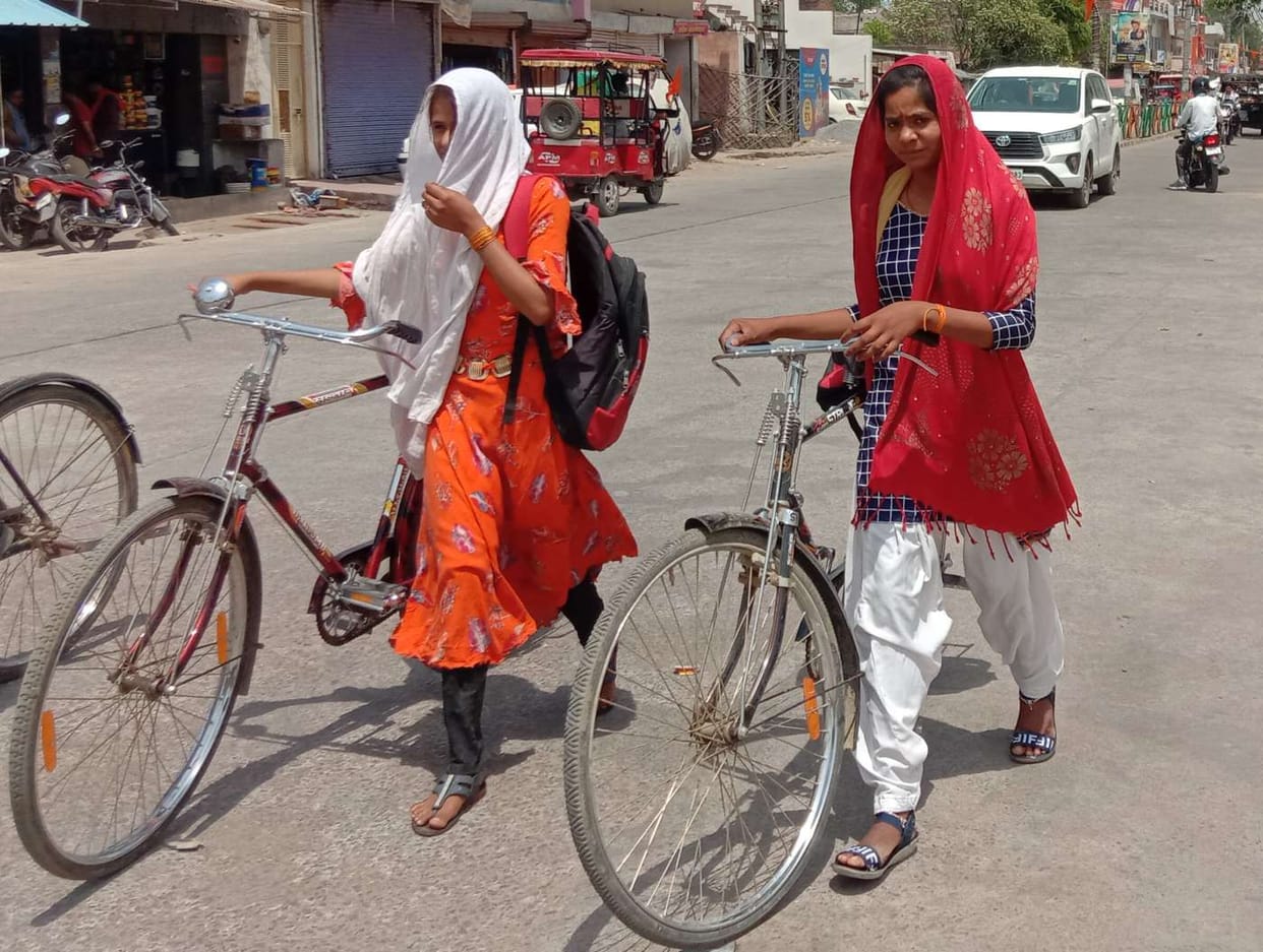 mahoba,mausam,garmi say paraysani