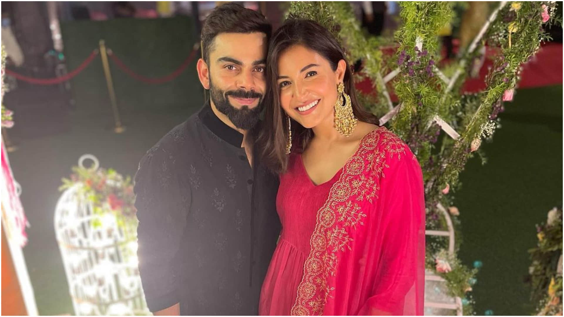 Bollywood actress anushka Sharma lended her green saree to faf du plessis wife imari for glenn maxwell wedding functions