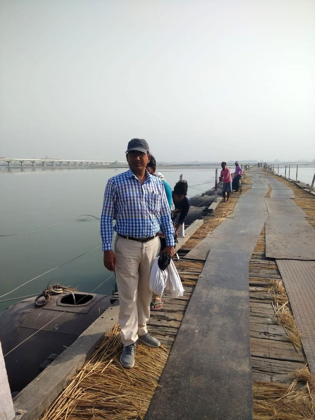 After three days, traffic was restored from the pontoon bridge
