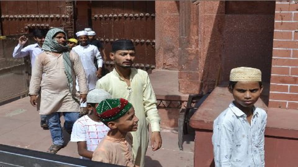 Alvida juma namaz in mosques of agra etah kasganj mainpuri