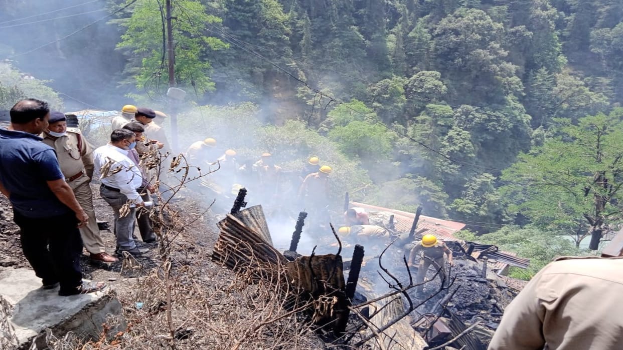 Fire in Shimla: Two dhare burnt to ashes in Krishnanagar, two LPG cylinders also burst