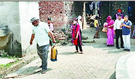 Team reached Dhaurahra Khurd, got anti-larva sprayed