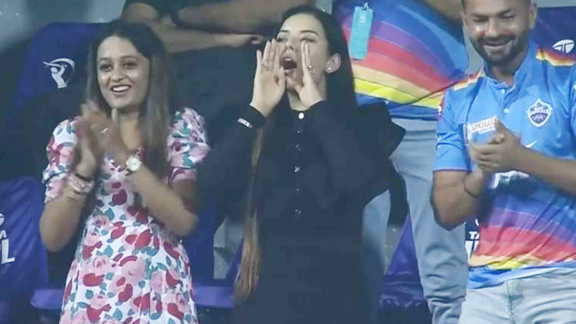 Isha Negi Photos: Isha Negi came to cheer boyfriend Rishabh Pant, fans were surprised to see her beauty, see