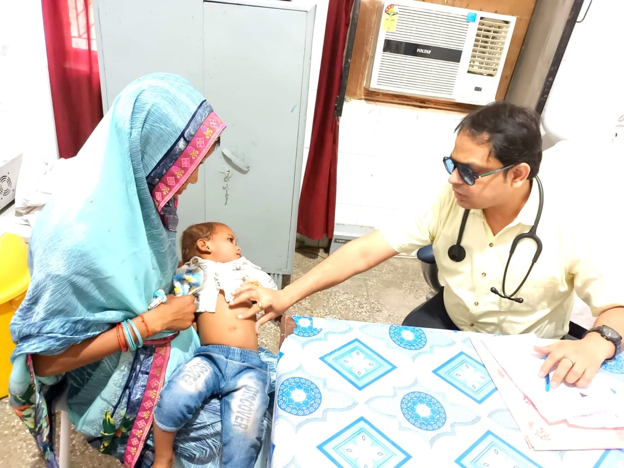 Children are becoming victims of diarrhea due to scorching heat in Hamirpur