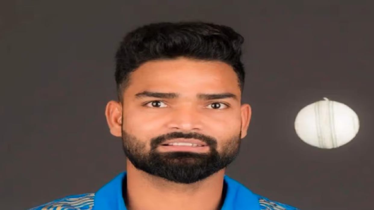 Jhansi: Police chief constable's son selected in Mumbai Indian team