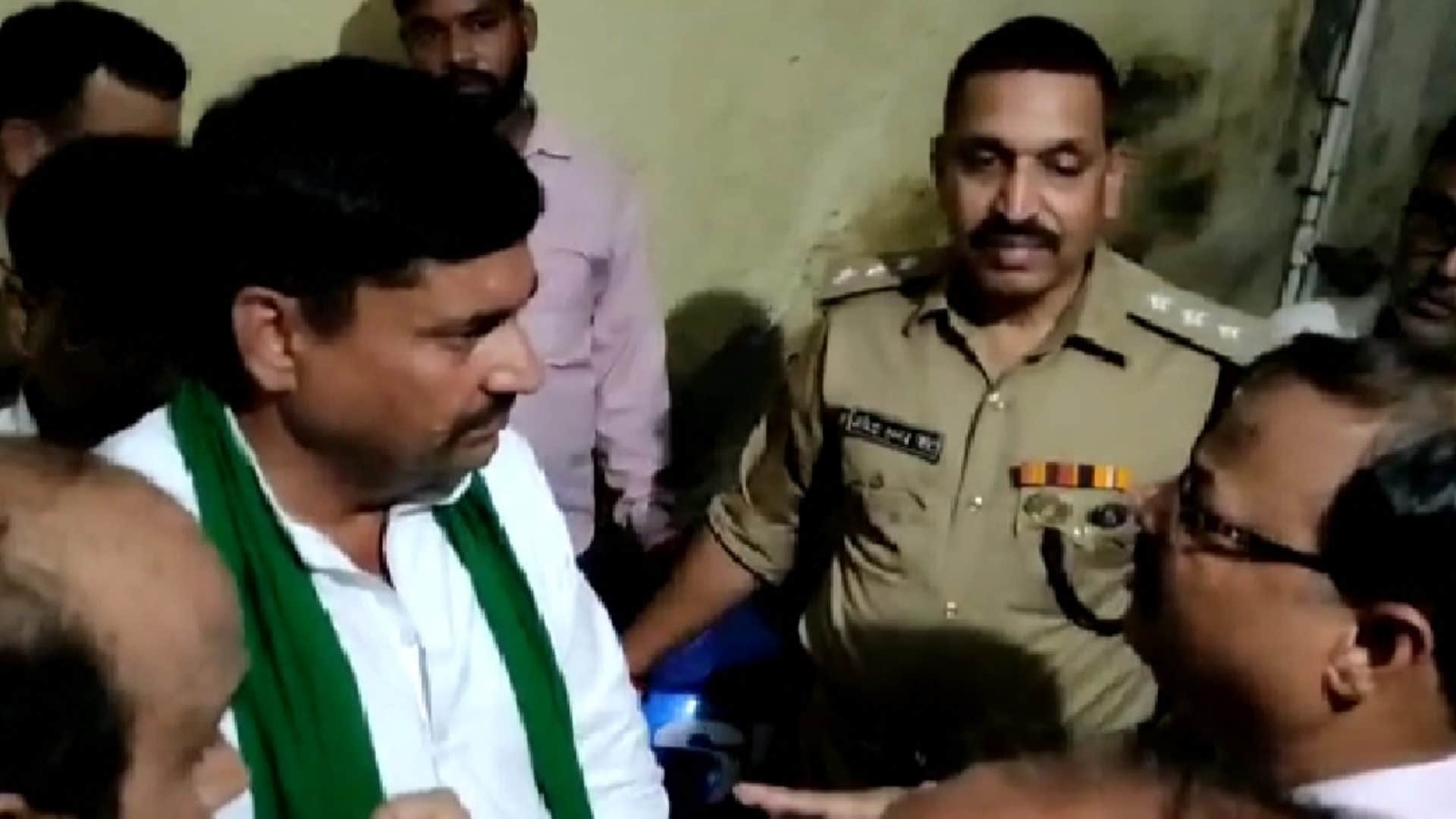 Farmer deaths in up : Farmer dies of shock after land auction in Muzaffarnagar UP