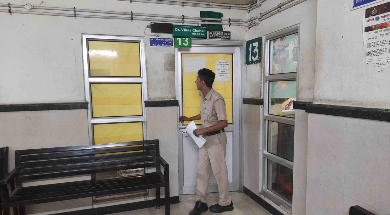 One doctor's court and the other's duty in OT, patients wandering to get their eyes checked