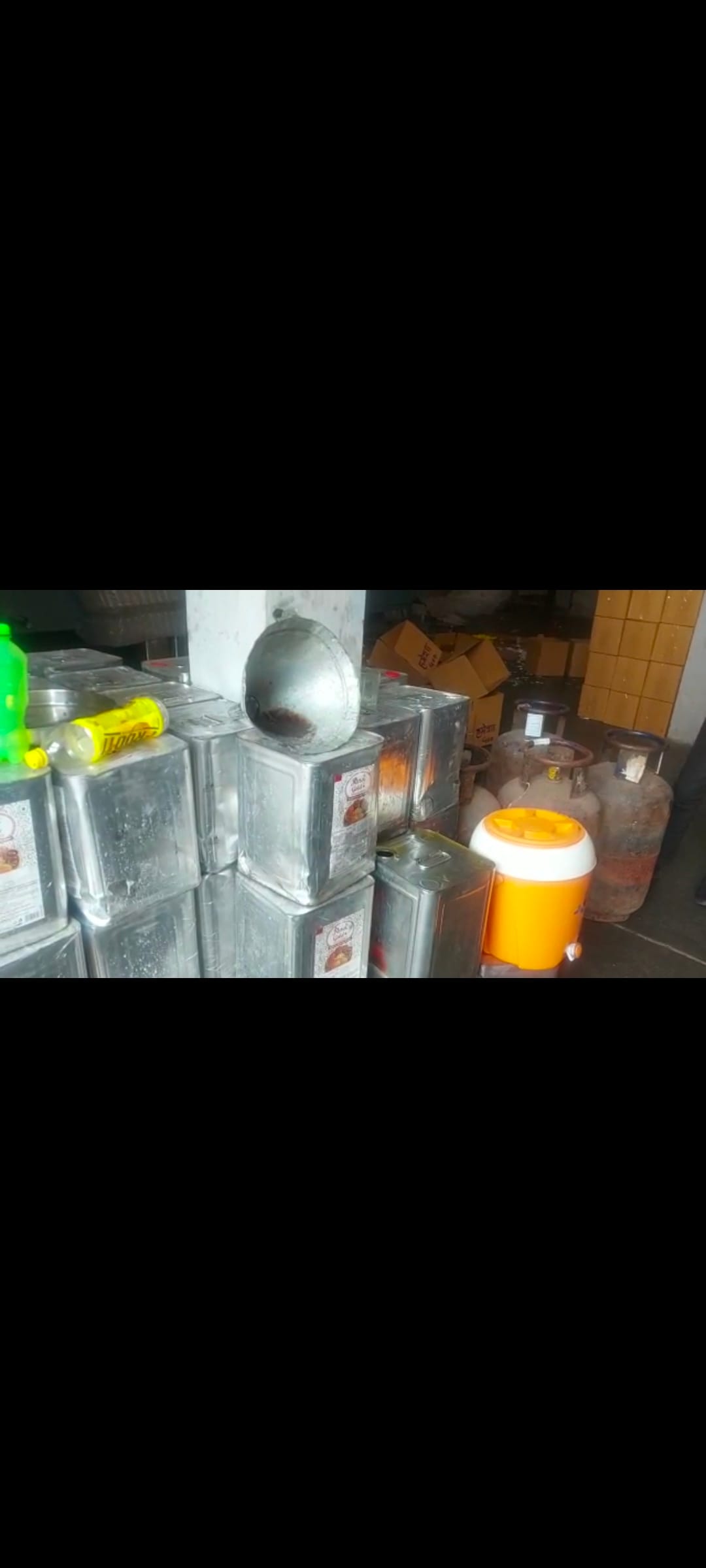 Refined oil packing factory raided, took five samples
