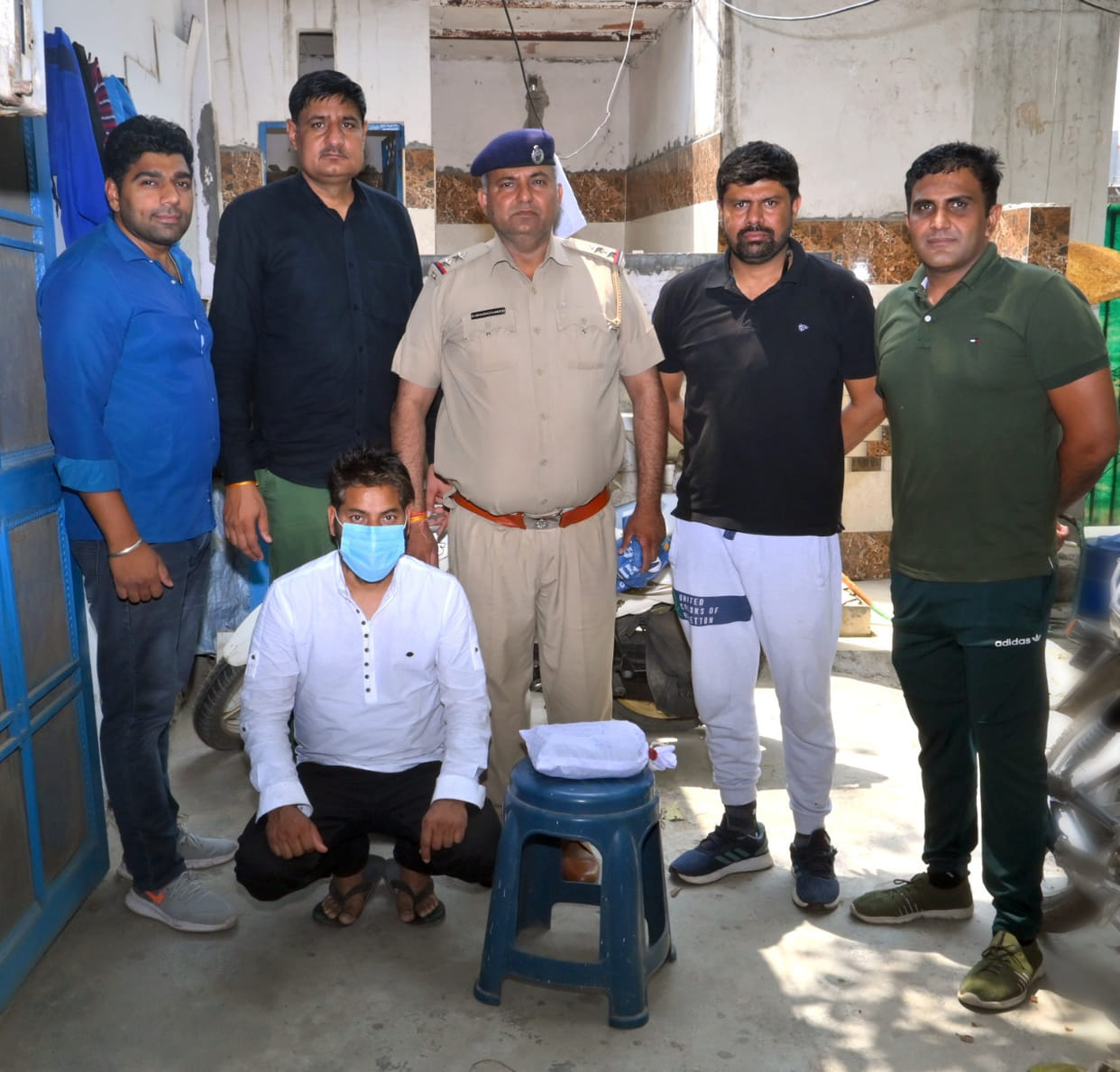 Drug smuggling accused arrested with Charas