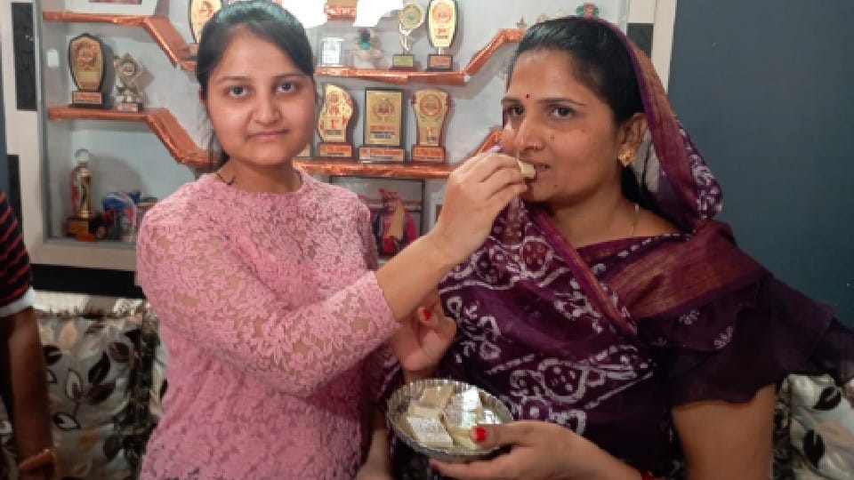 The story of progress of MP Board 12th topper: There was a crisis of livelihood on the family, yet the focus was on studies, now top in the state