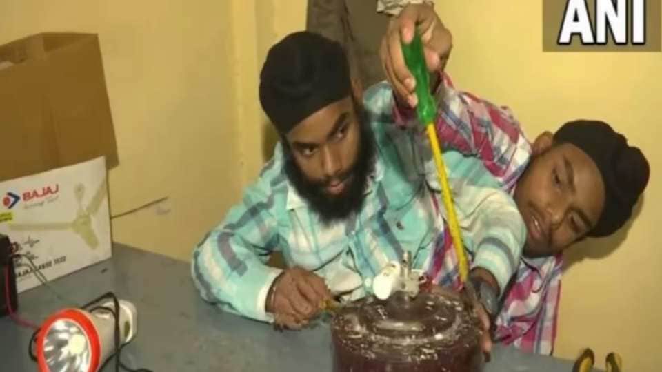 Sohna and Mohana Singh got different passports