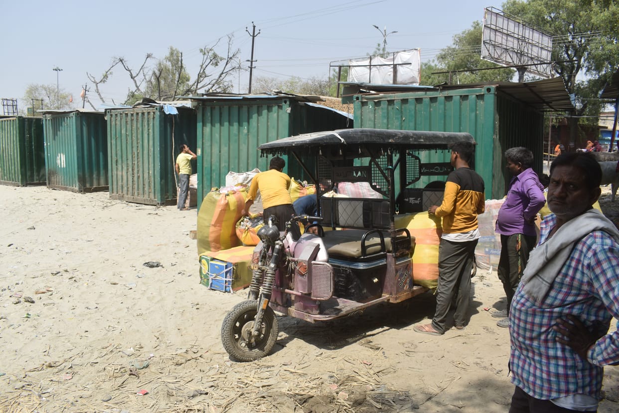 The drain was not cleared, the army gave an ultimatum to the shopkeepers