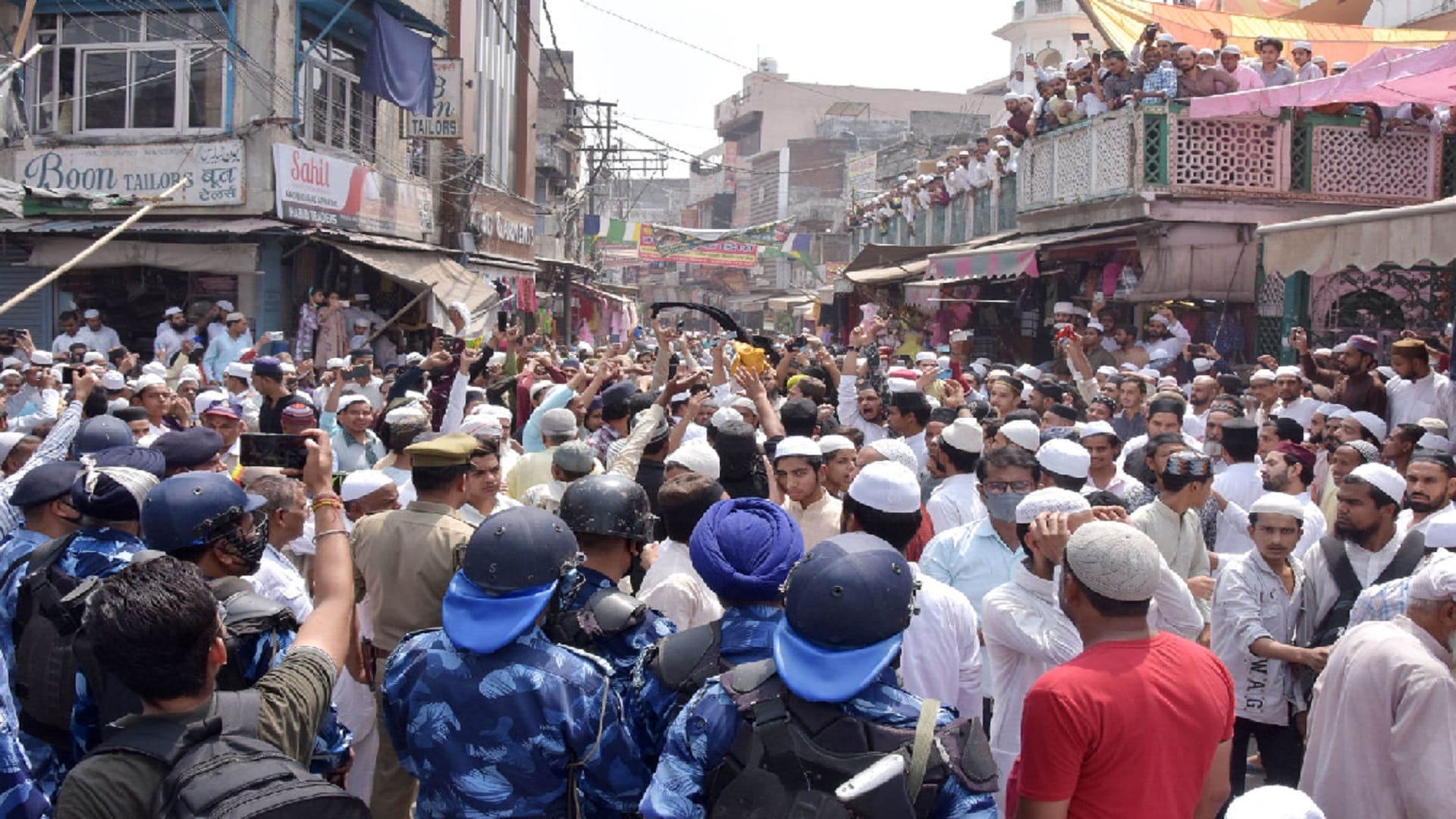 UP News: Youths have ruckus and tell slogans of Allah Hu Akbar in Saharanpur after Alvida jumma namaz see photos