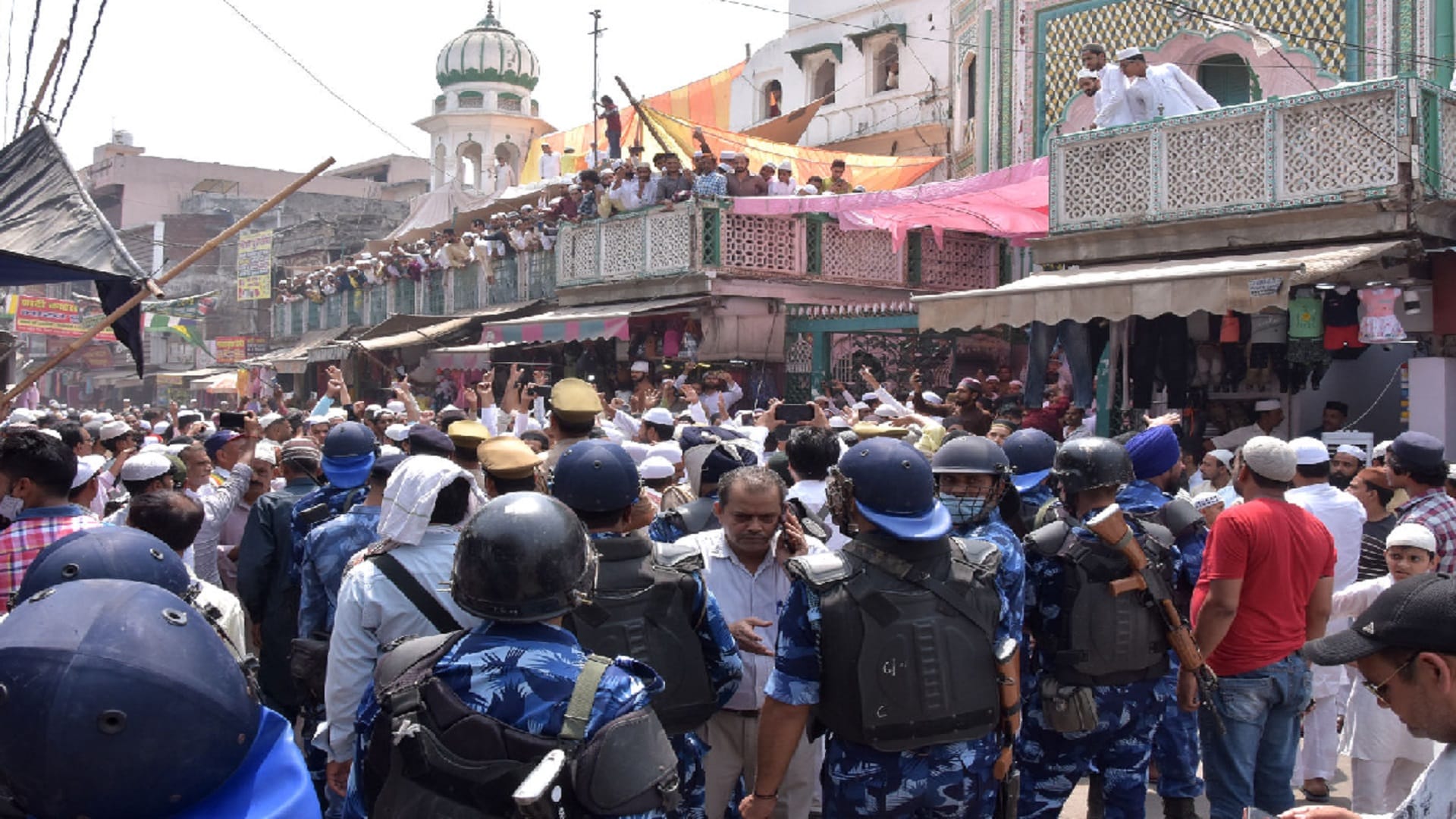 UP News: Youths have ruckus and tell slogans of Allah Hu Akbar in Saharanpur after Alvida jumma namaz see photos