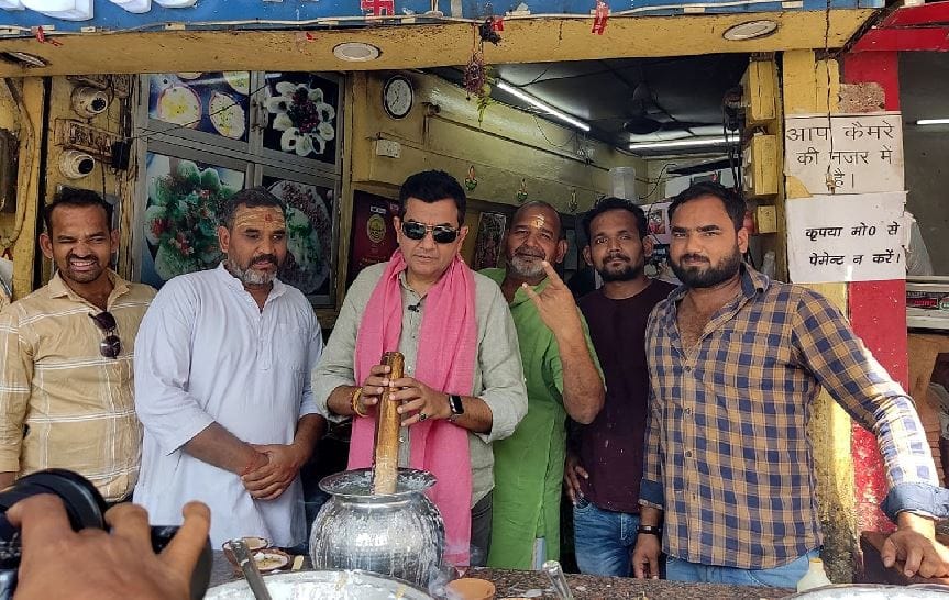 Chef Sanjeev Kapoor varanasi visit pahalwan lassi shop  learned how to make