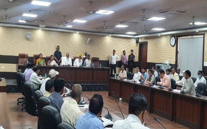Deputy CM Brajesh Pathak in Varanasi said yogi Government working to make city beautiful and organized