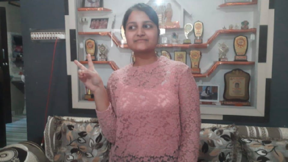 The story of progress of MP Board 12th topper: There was a crisis of livelihood on the family, yet the focus was on studies, now top in the state