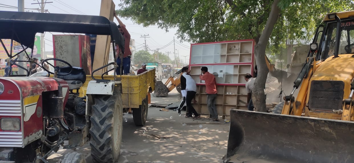 Canal department demolished six shops in Tohana