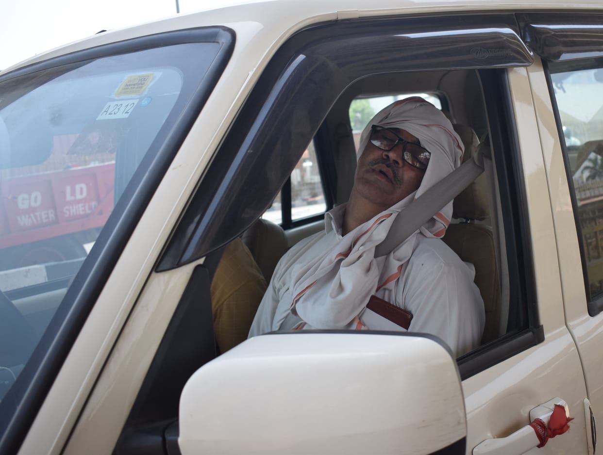 Vehicles will ride on Guru's rhythm for four hours, people scorched in the sun