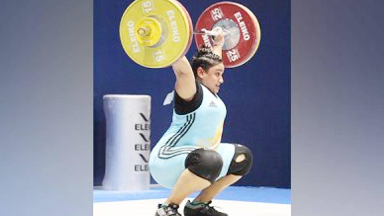 Record: Auto driver's daughter N Maria breaks national record in clean and jerk, lifting 129 kg