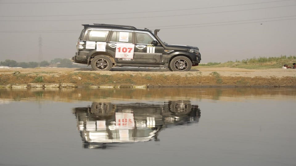 Agra taj car rally off road driving fun Cars running on bumpy roads