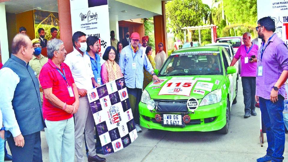 35 teams participated in Agra Taj Car Rally