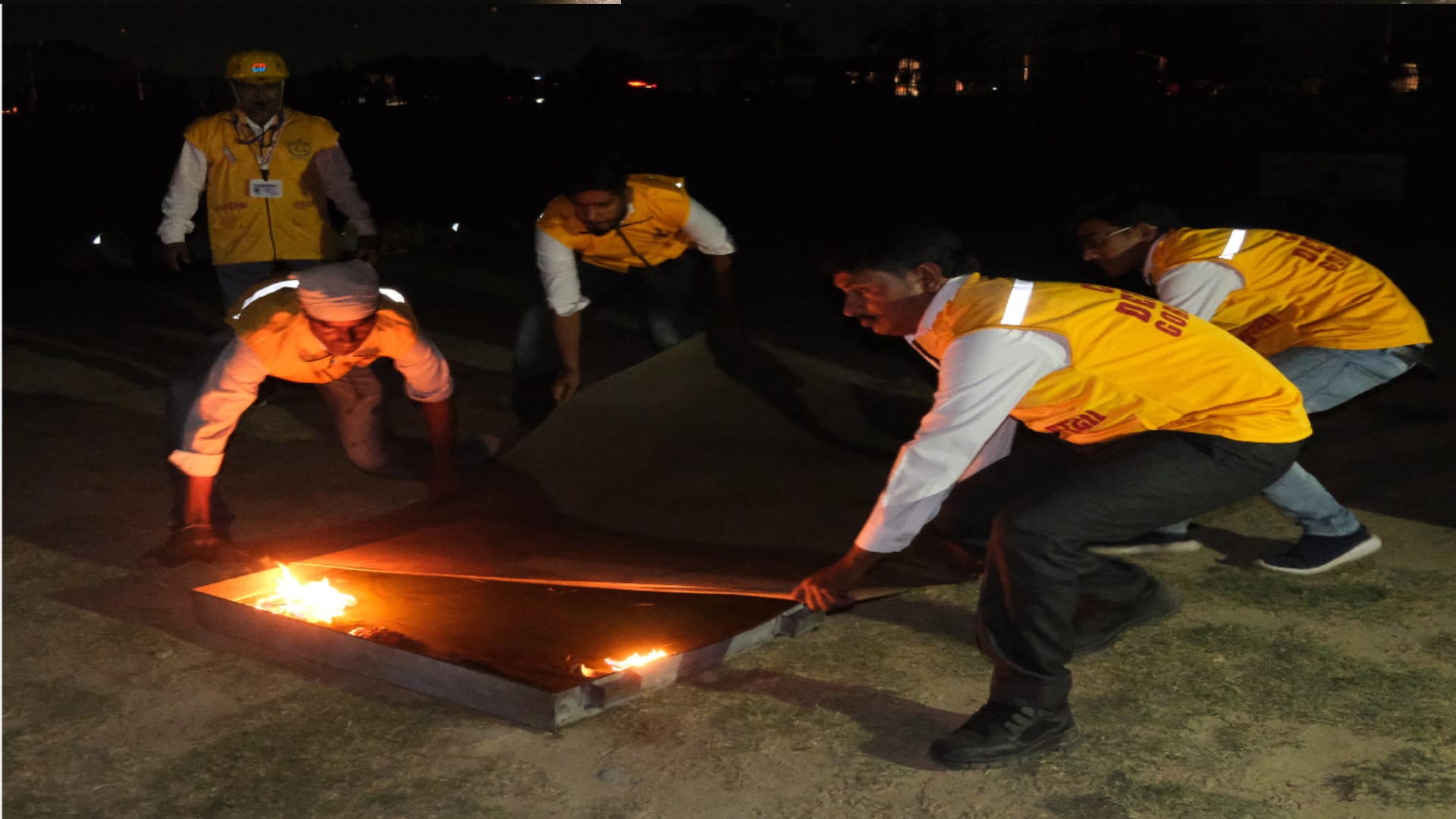 Checked preparedness for defense against air attack by doing blackout exercise in gorakhpur