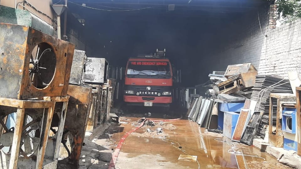 Fire Broke Out in Cooler Factory at Village begu of Sirsa