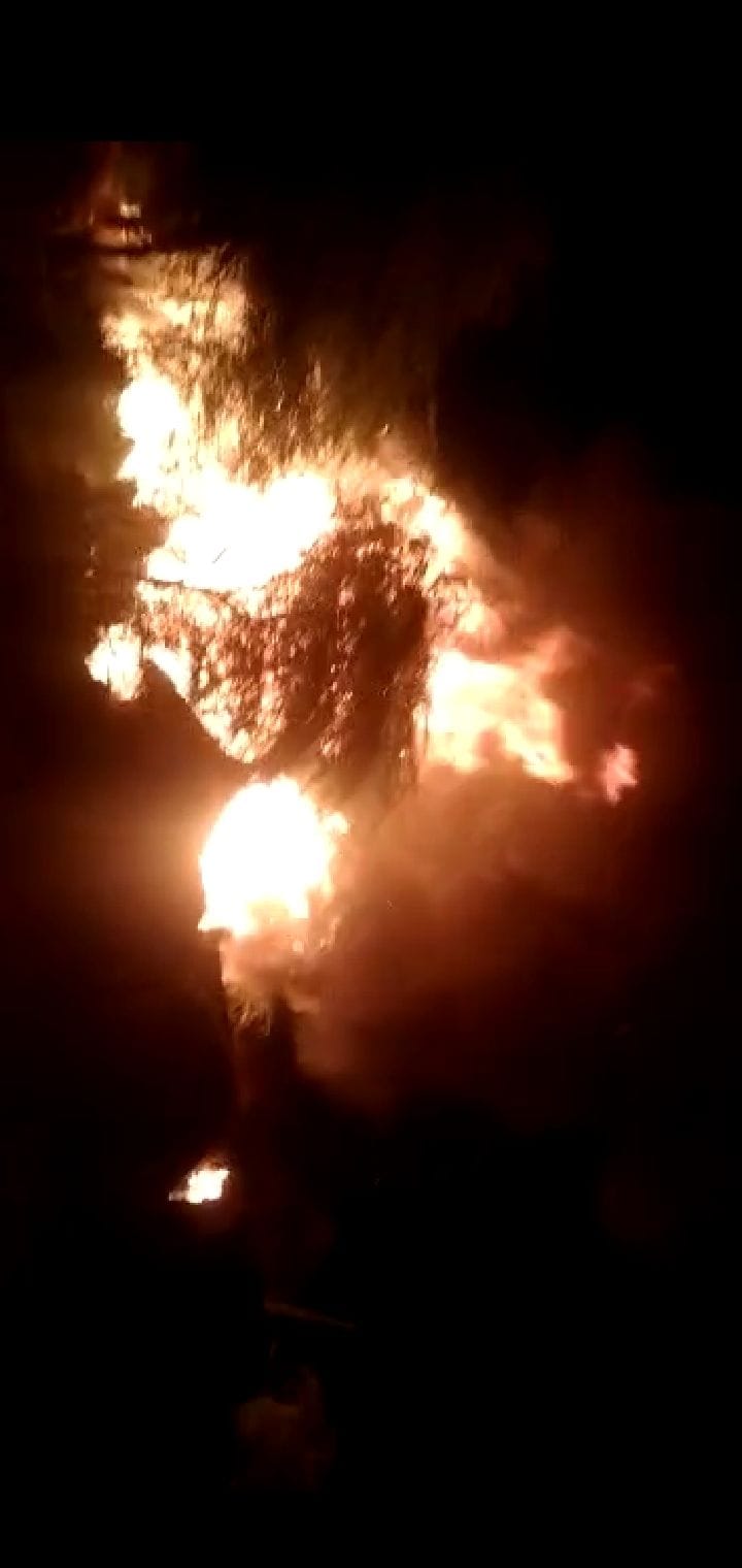 Mathura: Agricultural equipment worth lakhs of rupees burnt to ashes due to fire in Maghera