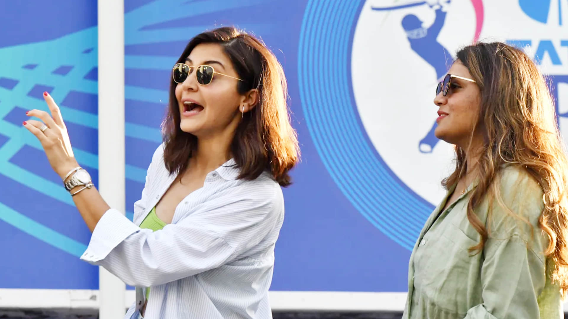 IPL 2022 Virat Kohli Anushka Sharma Kohli scored half century first time in this season Anushka Sharma enjoyed see ipl pictures