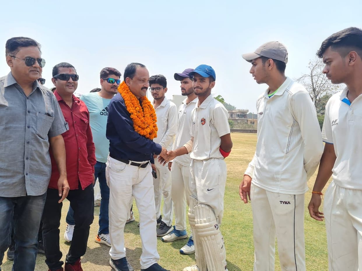 Colts second win in league match, Ranji player Karthik's brilliant performance