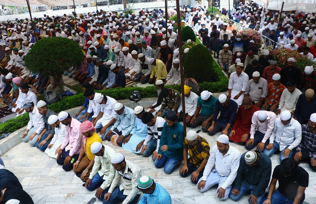 After the prayer of the last Jumma, thousands of hands raised for the safety of the country