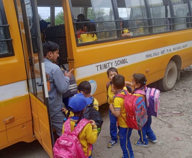 Private school buses running without fitness