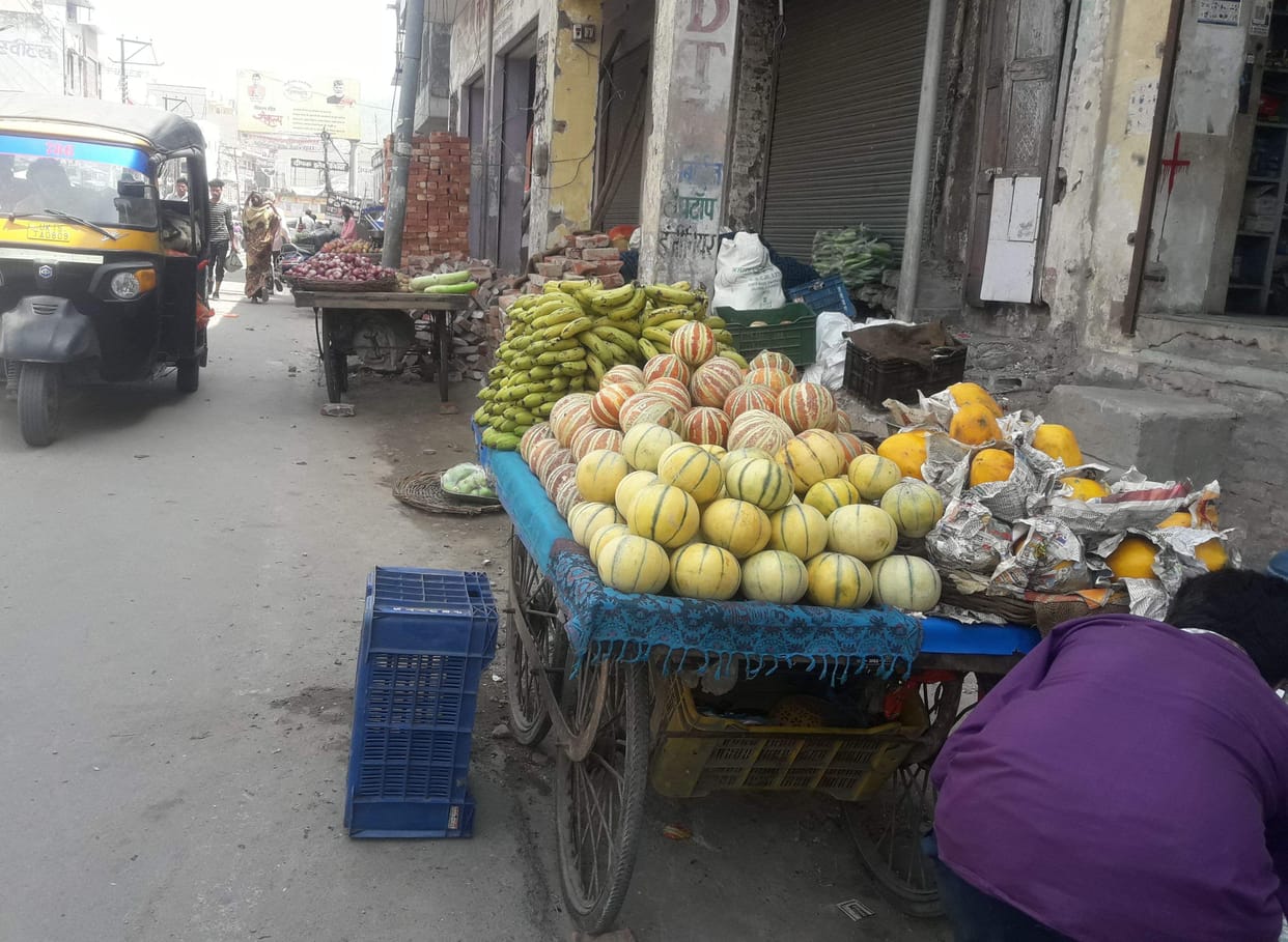 Gokhale removed from the road, vegetable vendors spread on NH, increased problem