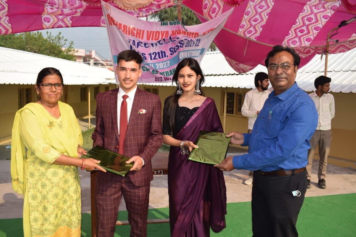 Akash and Rashika became the stars of the farewell