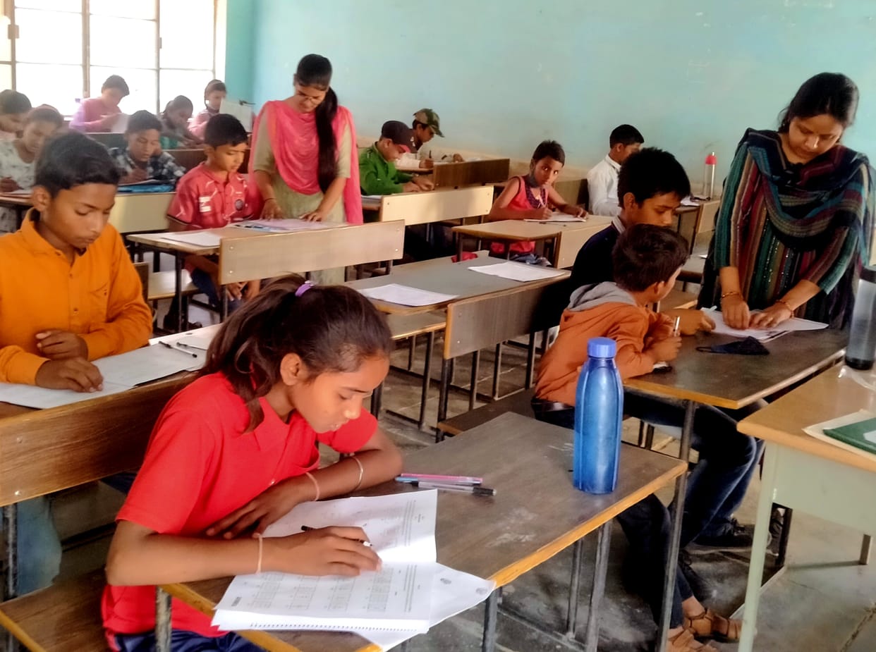 Even in scorching sun, spirit was not deterred, 3225 gave the examination for admission to Navodaya