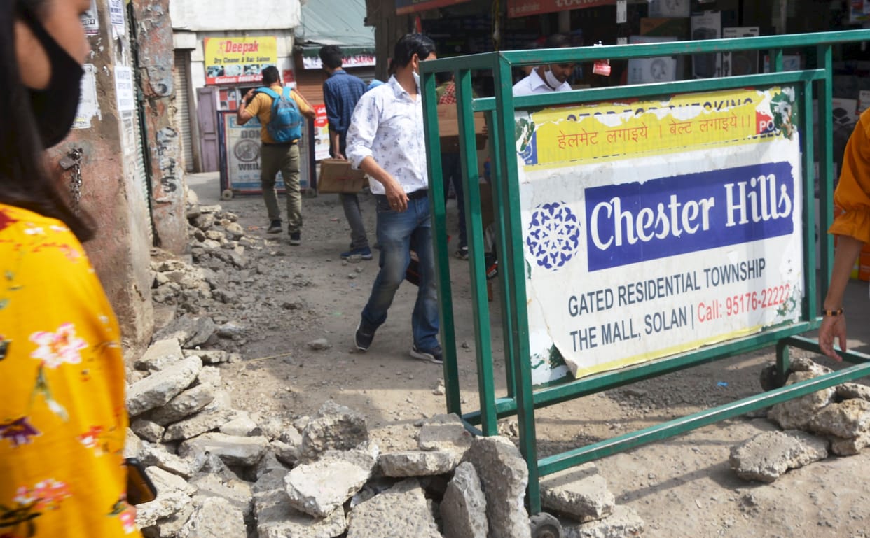 Solan municipal corporation close down DC chowk to Sunny side road without prior information