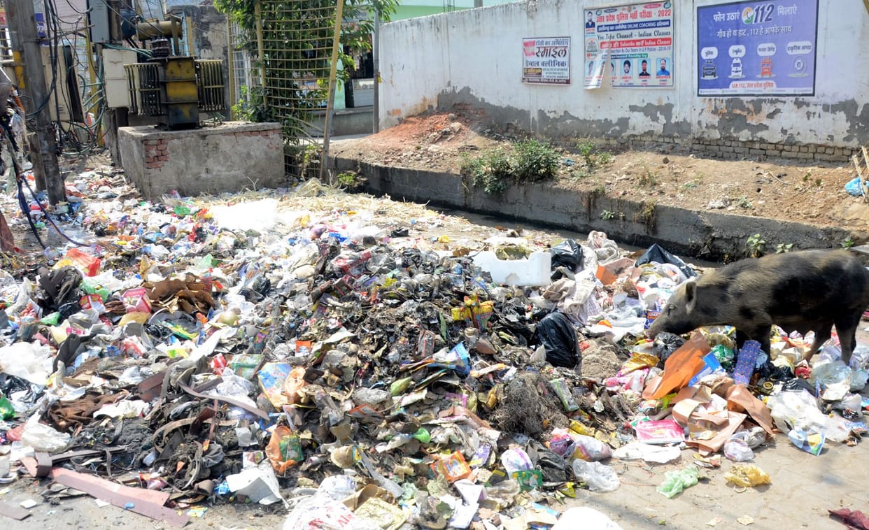 Aligarh: Two wards were cleaned for the inspection of ministers, the rest of the city remained dirty