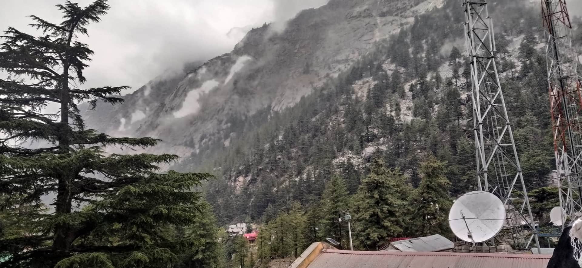 Snowfall in Uttarakhand, Rain in Badrinath, Hemkund Sahib, Yamunotri, rain extinguished forest fire, See photos