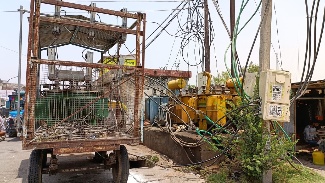 People are suffering in scorching heat, only 10 hours electricity in 24
