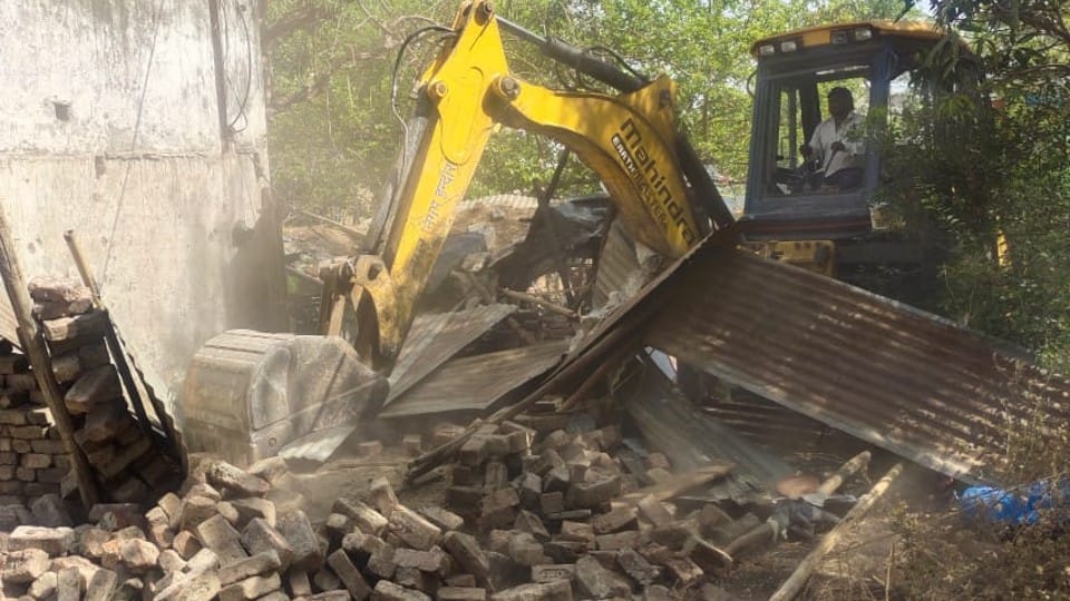 Indore: Now the campaign to make the gardens free from encroachment, the target of developing more than a hundred gardens under the Anand Van Yojana