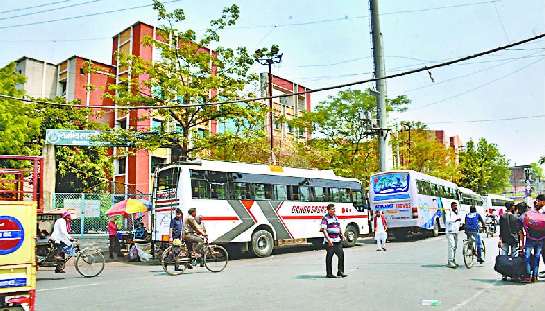 Illegal bus stand in front of Ayurveda College varanasi causes jam no any action taken  even after complaint
