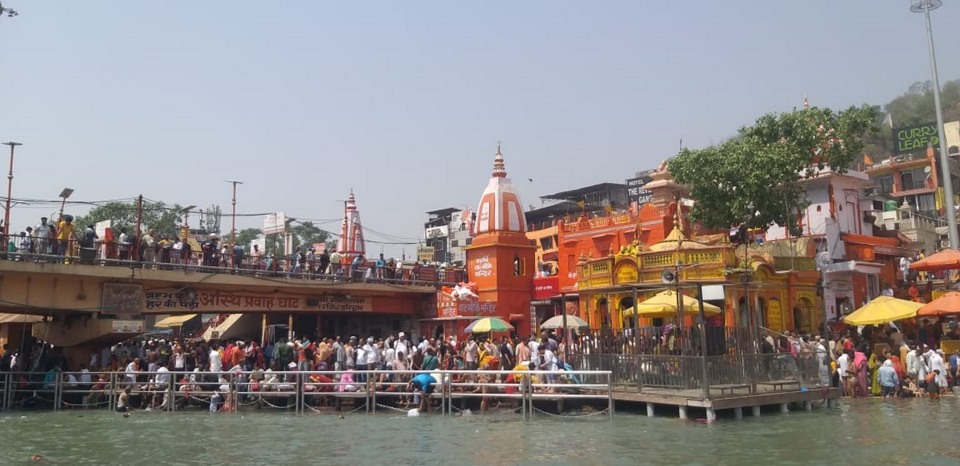 Picture of Dharmanagari on weekend,  Devotees ganga snan in Har Ki Paidi, Ganga Aarti, See photos