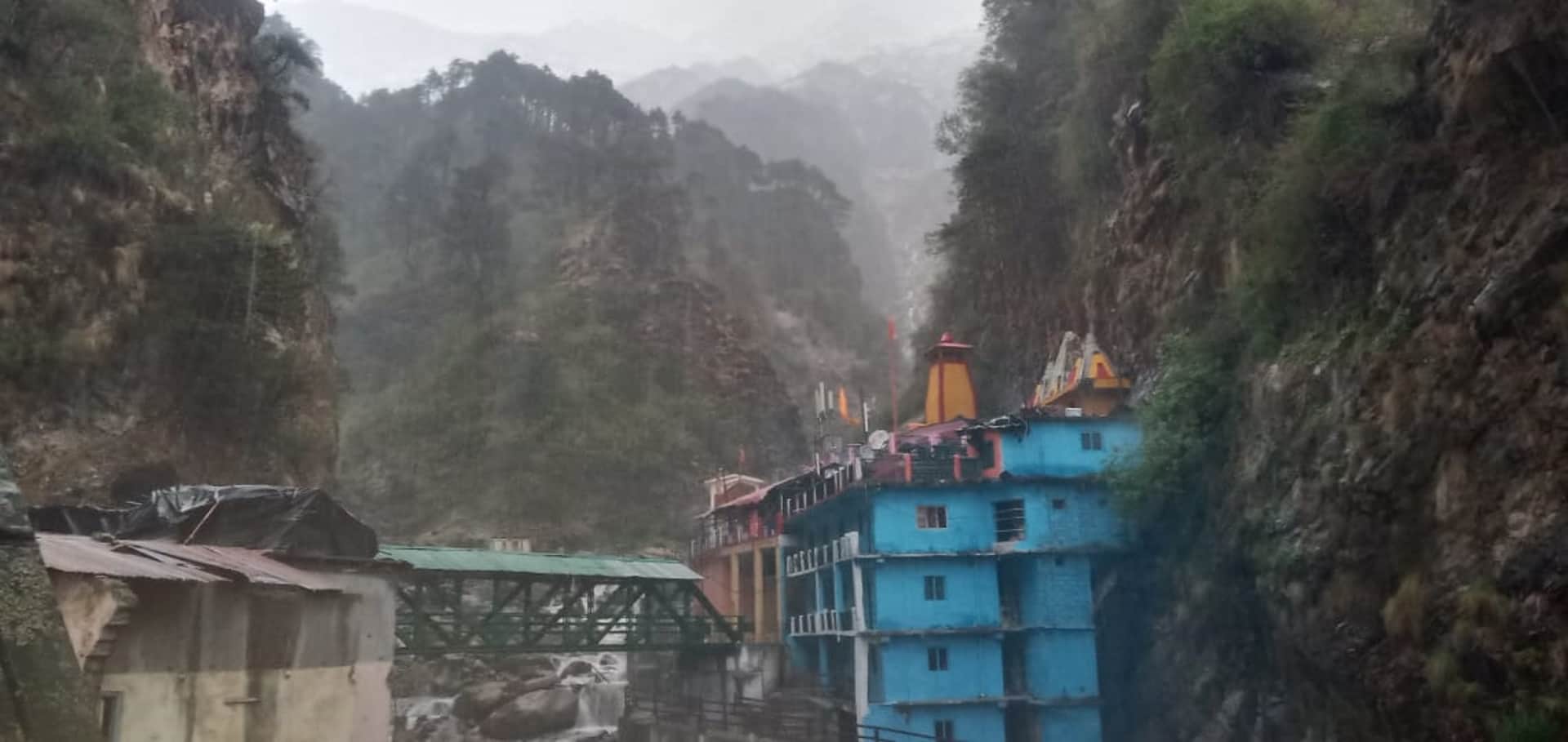 Snowfall in Uttarakhand, Rain in Badrinath, Hemkund Sahib, Yamunotri, rain extinguished forest fire, See photos