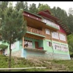 कुपवाड़ा में एलओसी के पास पर्यटकों के ठहरने के लिए बनाए गए घर