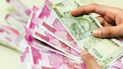 DA Hike: केंद्र ने बढ़ाया महंगाई भत्ता; 47 लाख सरकारी कर्मचारियों और 69 लाख से ज्यादा पेंशनभोगियों को फायदा केंद्र सरकार के कर्मचारियों को तोहफा