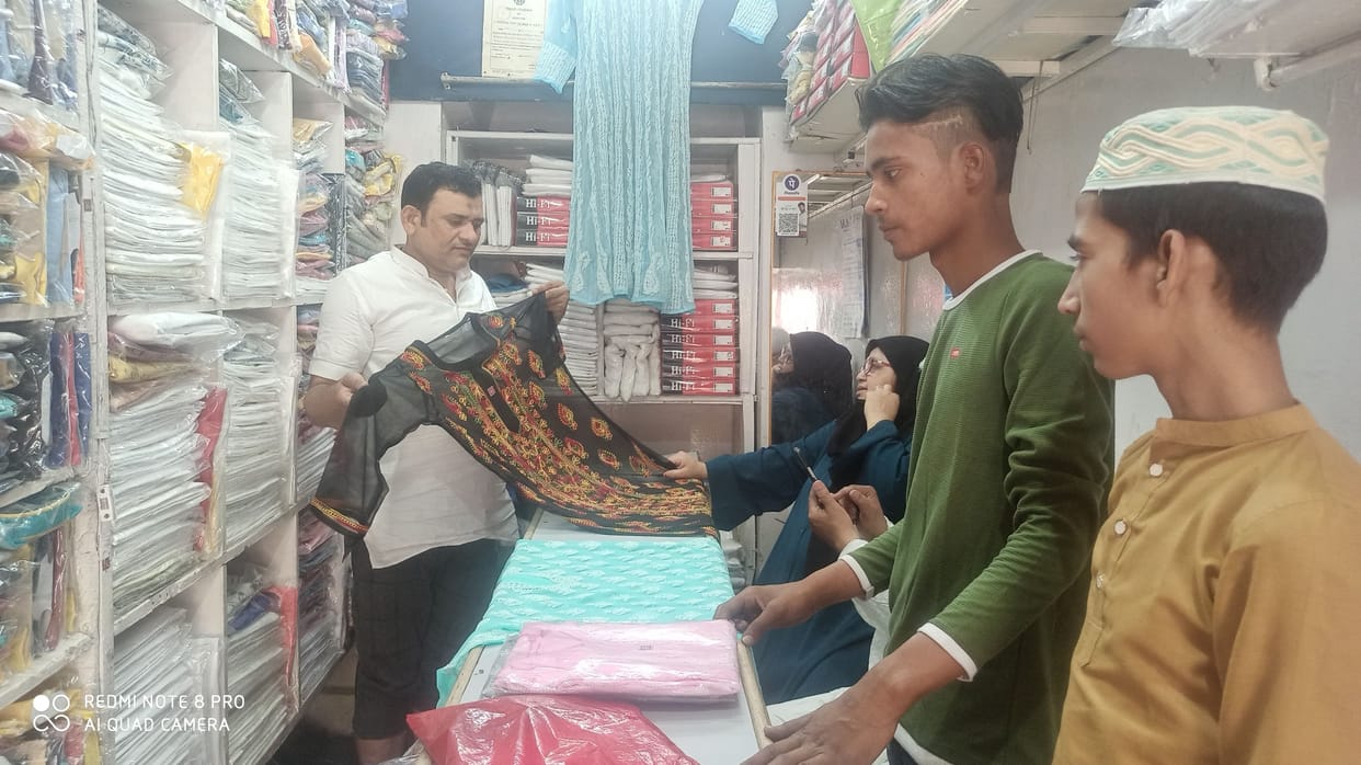 Aligarh: Eid: Lucknowi chicken kurta becomes favorite in summer