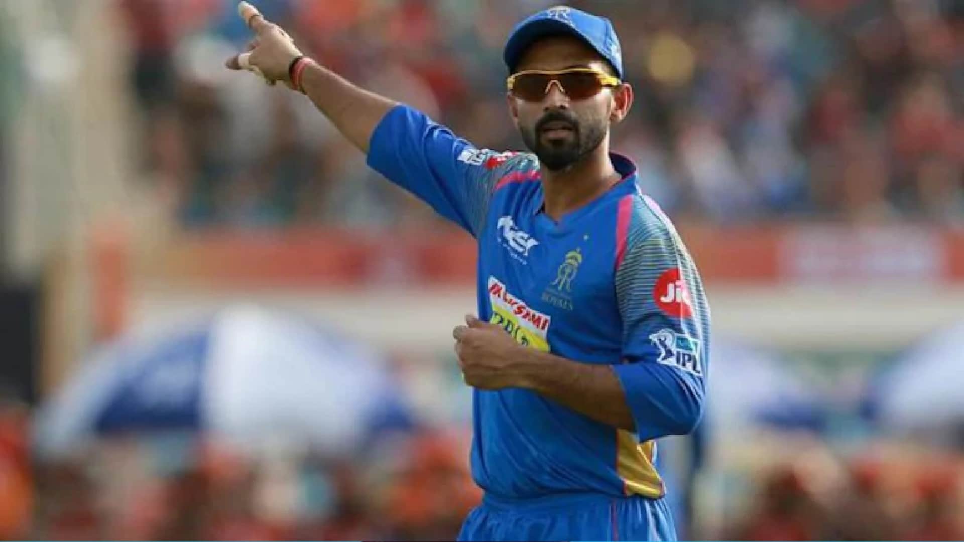 David Warner, Dinesh Karthik and Gautam gambhir have left captaincy in mid season in IPL